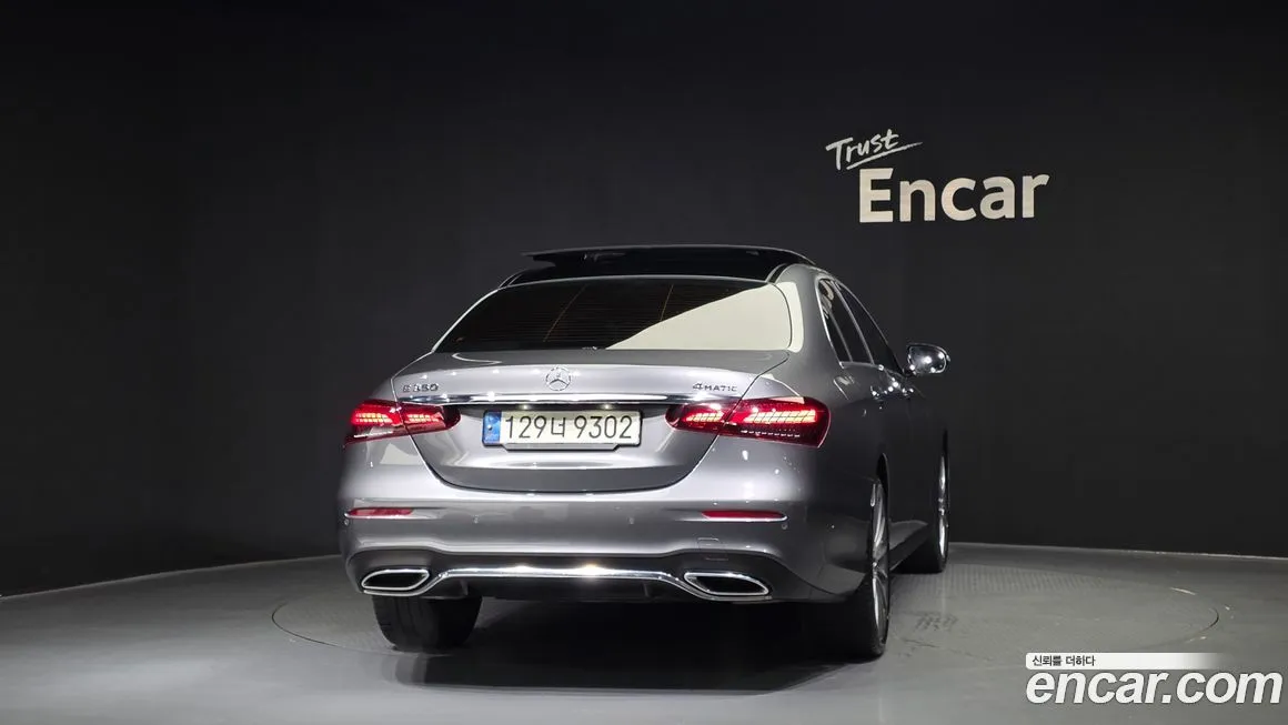 Mercedes-Benz E-Class — фото 4
