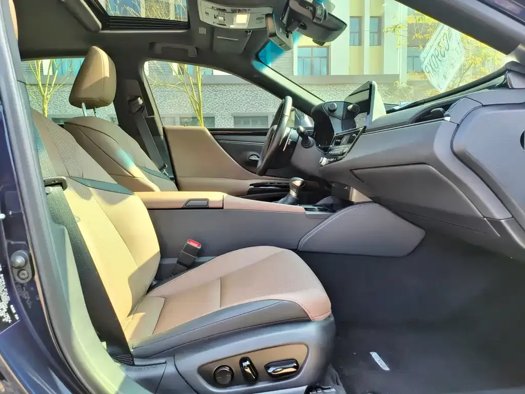 Lexus ES 2024 из CN, фото 2