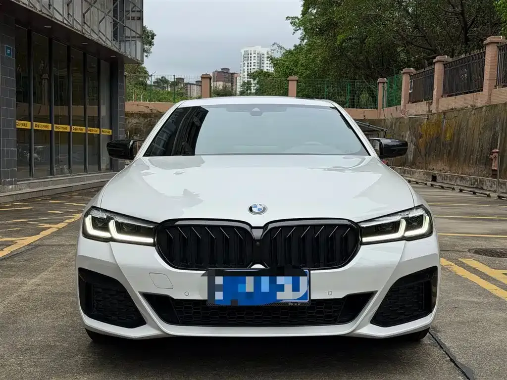 BMW 5 Series — фото 9