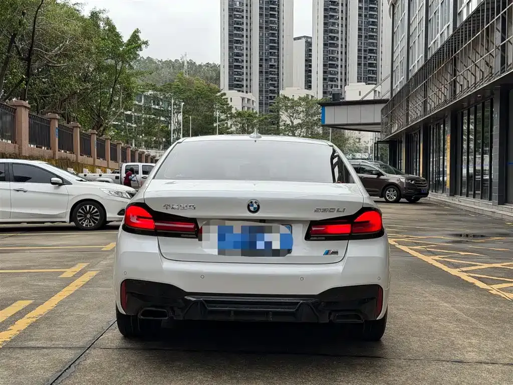 BMW 5 Series — фото 4