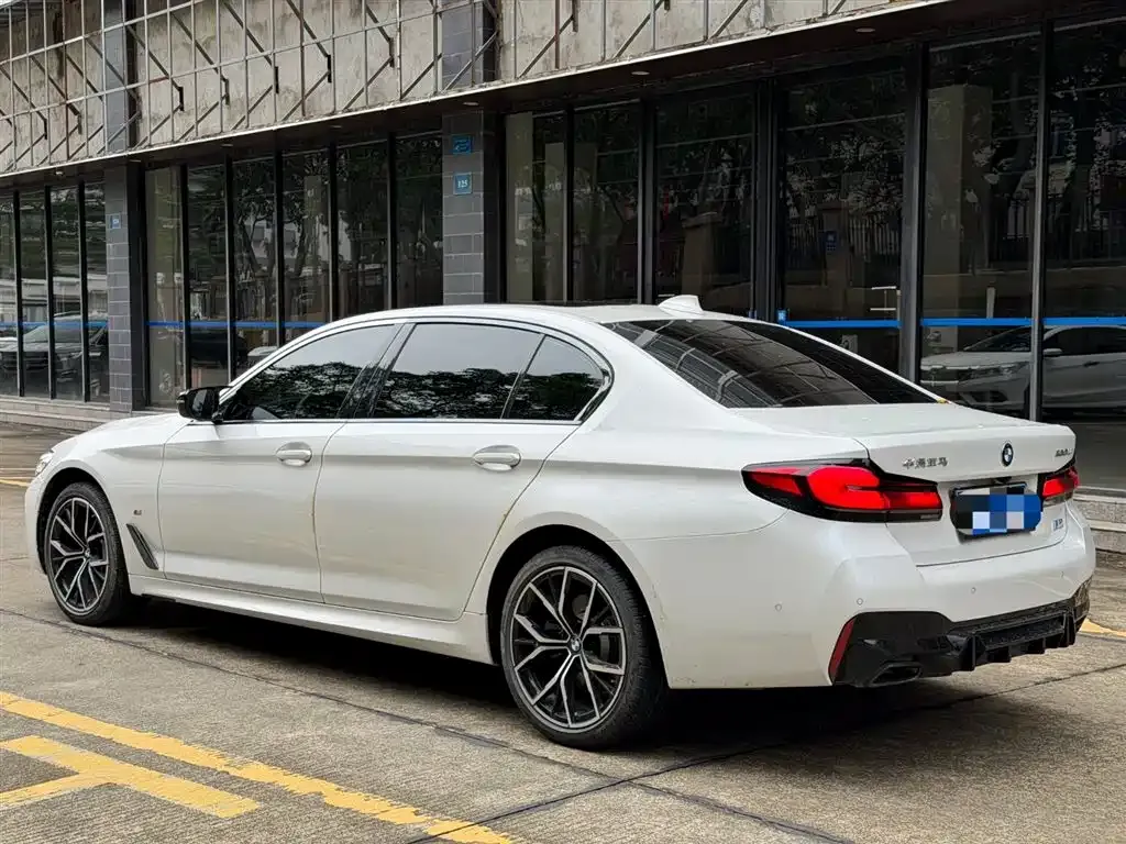 BMW 5 Series — фото 2