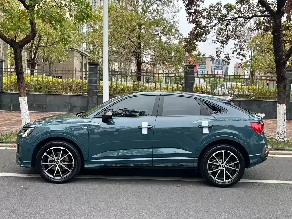 Audi Q3 Sportback — фото 8