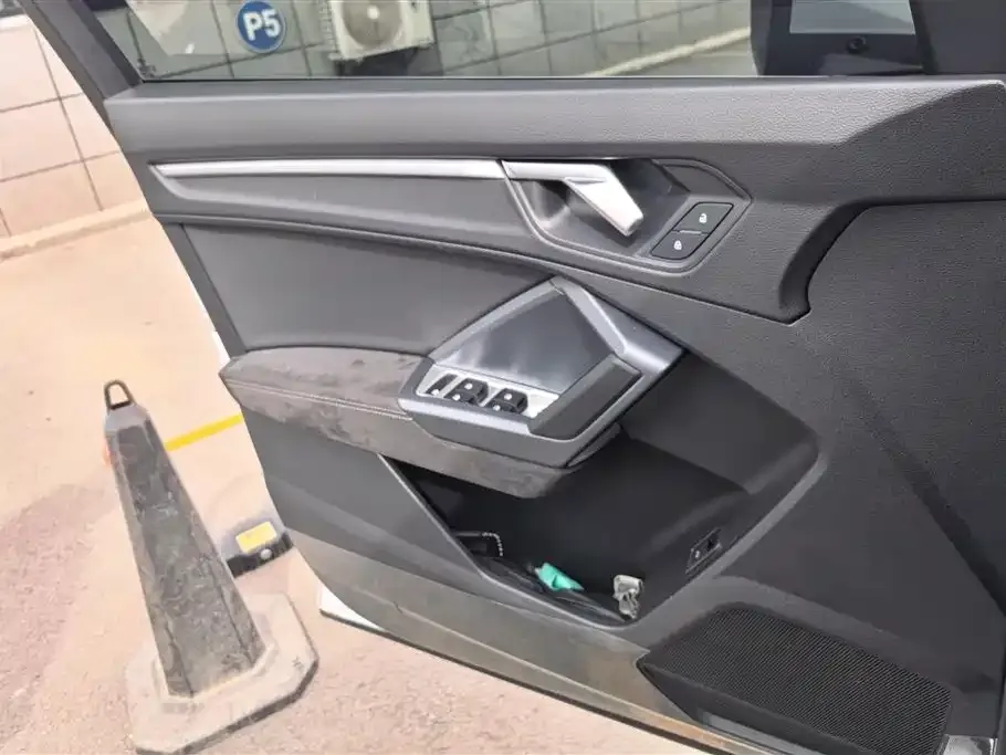 Audi Q3 2021 из CN, фото 3