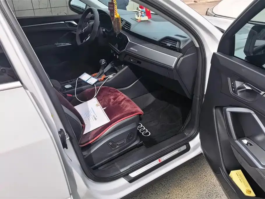 Audi Q3 2021 из CN, фото 4