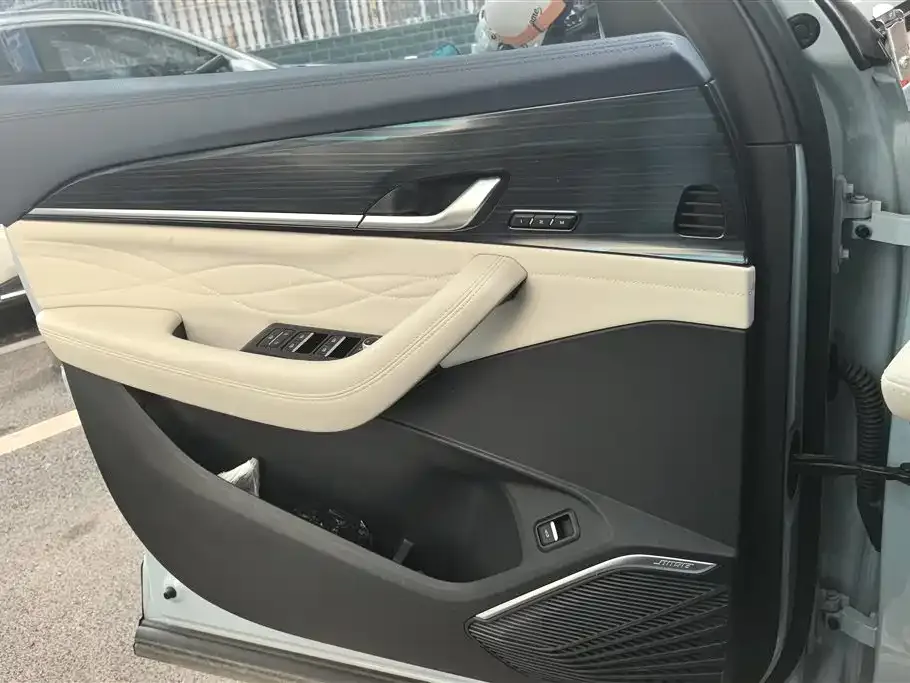 Geely Xingyue L 2022 из CN, фото 2