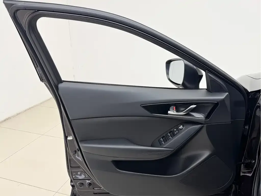 Mazda CX-4 — фото 8