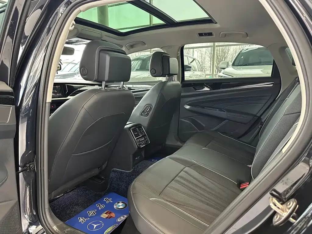 Volkswagen Passat 2024 из CN, фото 7