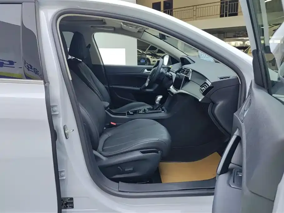Peugeot 408 2025 из CN, фото 5