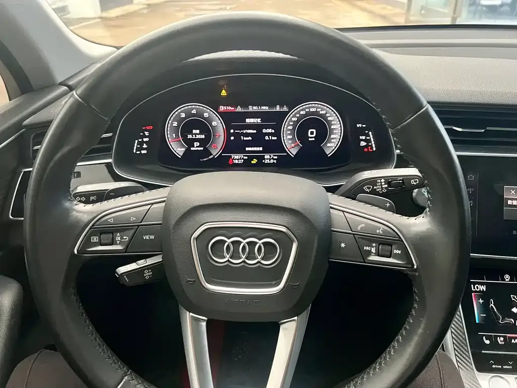 Audi Q7 2021 из CN, фото 9