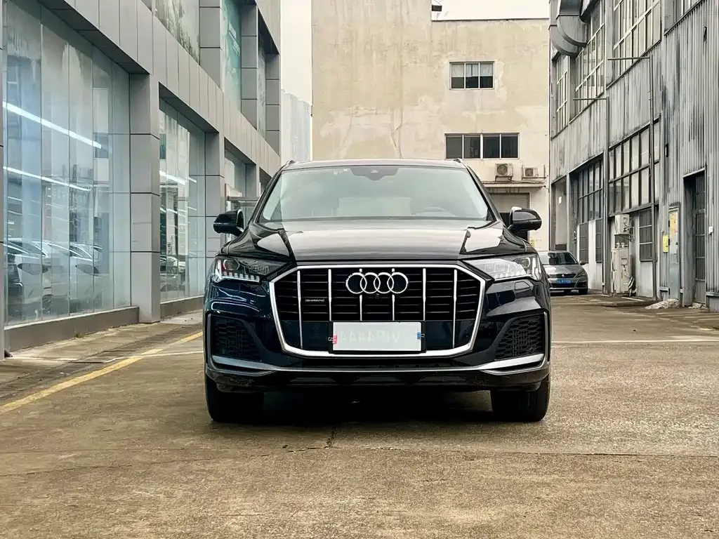 Audi Q7 2021 из CN, фото 6