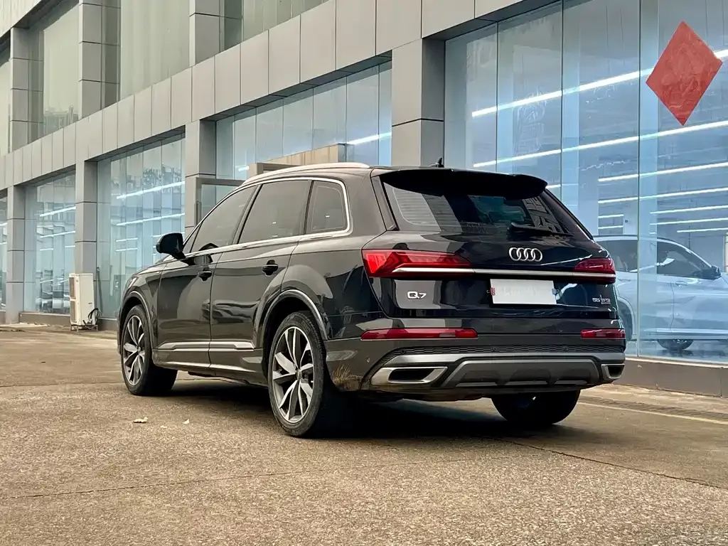 Audi Q7 2021 из CN, фото 7