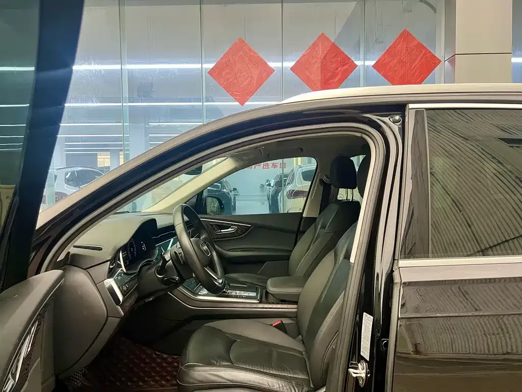 Audi Q7 2021 из CN, фото 2