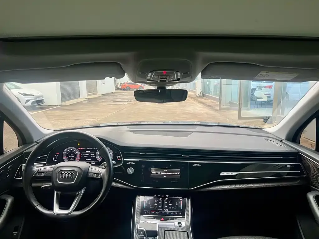 Audi Q7 2021 из CN, фото 10