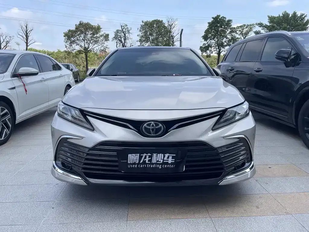 Toyota Camry — фото 5