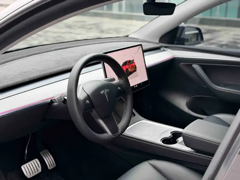 Tesla Model Y — фото 3
