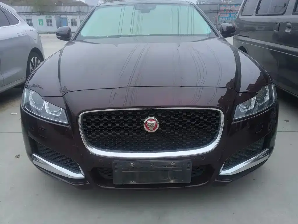 Jaguar XFL — фото 1