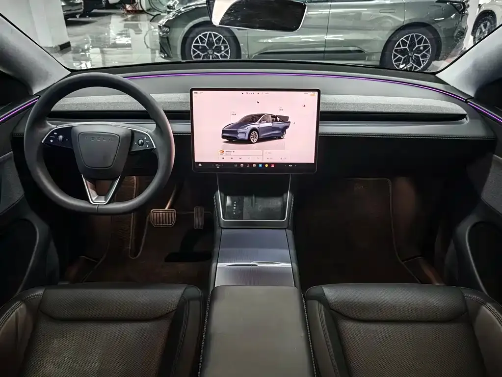 Tesla Model Y — фото 10