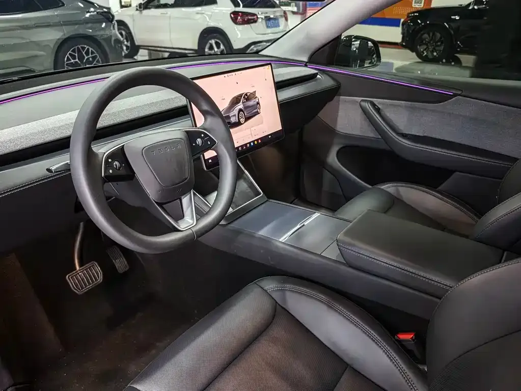 Tesla Model Y — фото 9