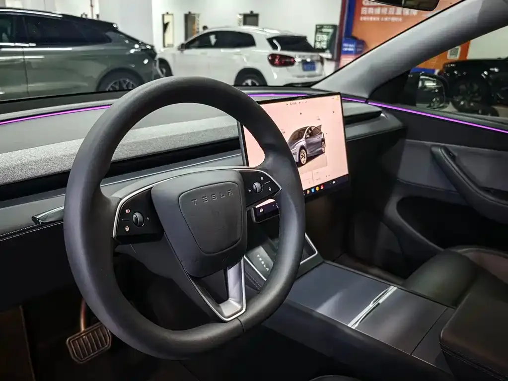 Tesla Model Y — фото 5