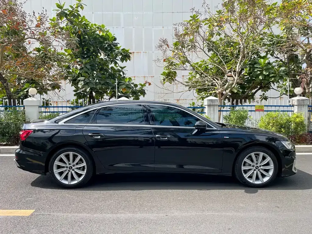 Audi A6L — фото 7