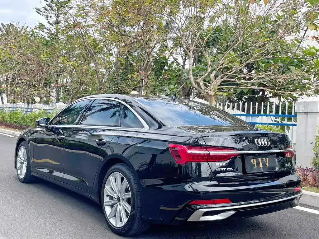 Audi A6L — фото 10