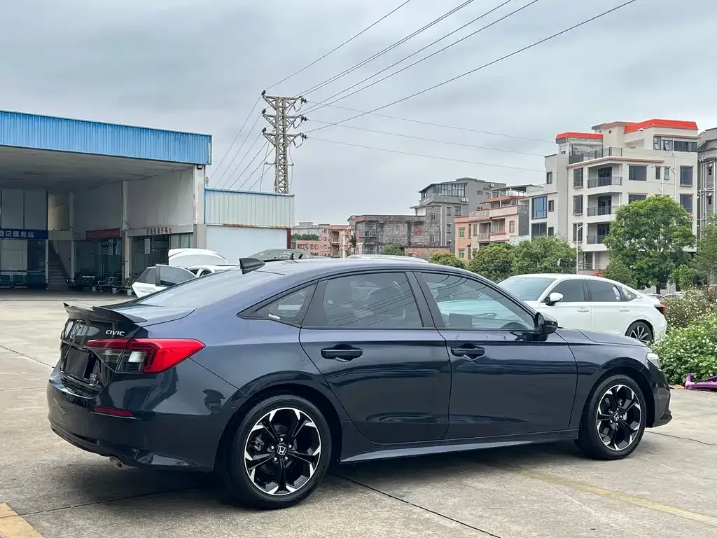 Honda Civic — фото 7