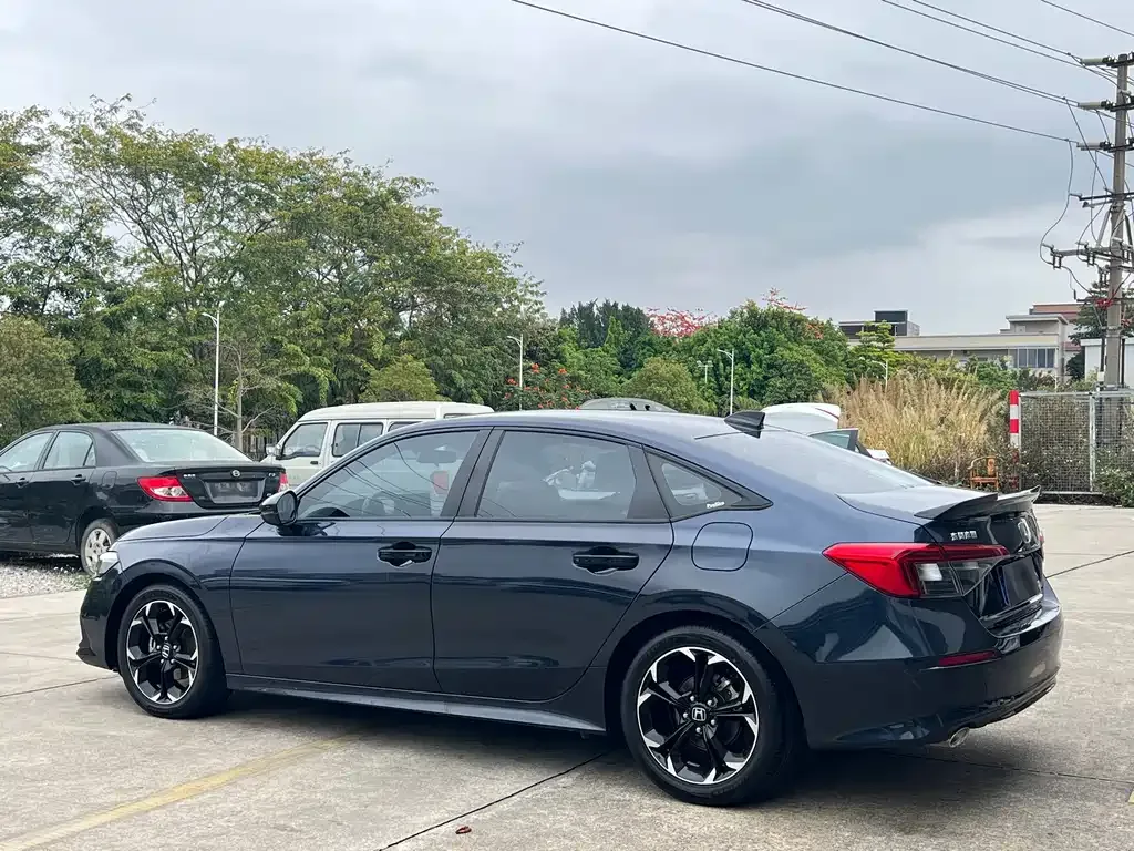 Honda Civic — фото 8