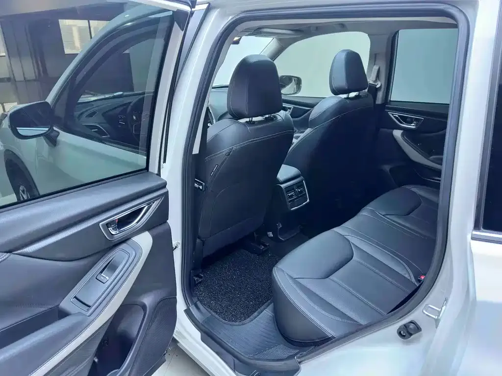 Subaru Forester 2022 из CN, фото 10