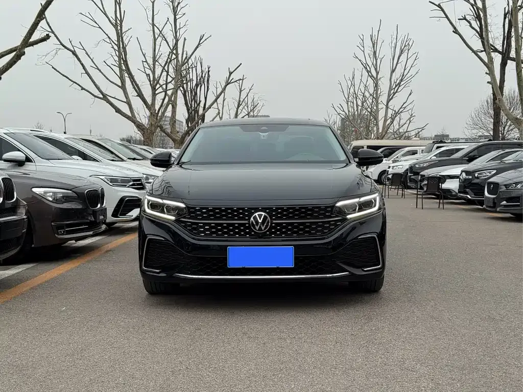 Volkswagen Passat — фото 8