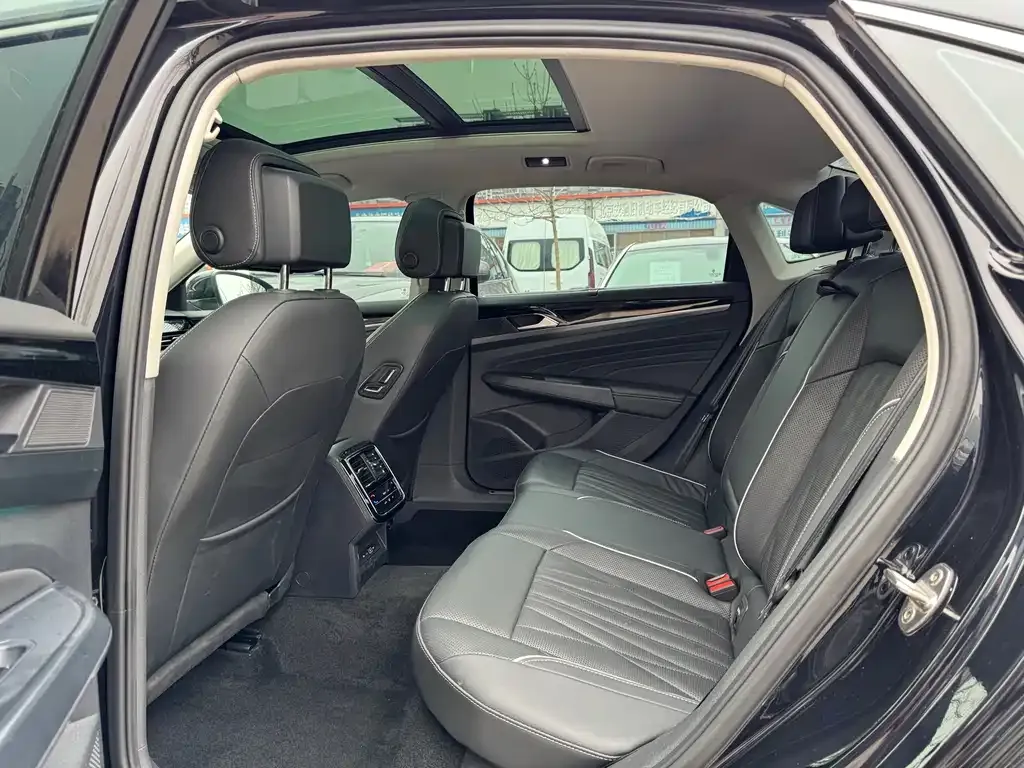 Volkswagen Passat — фото 7