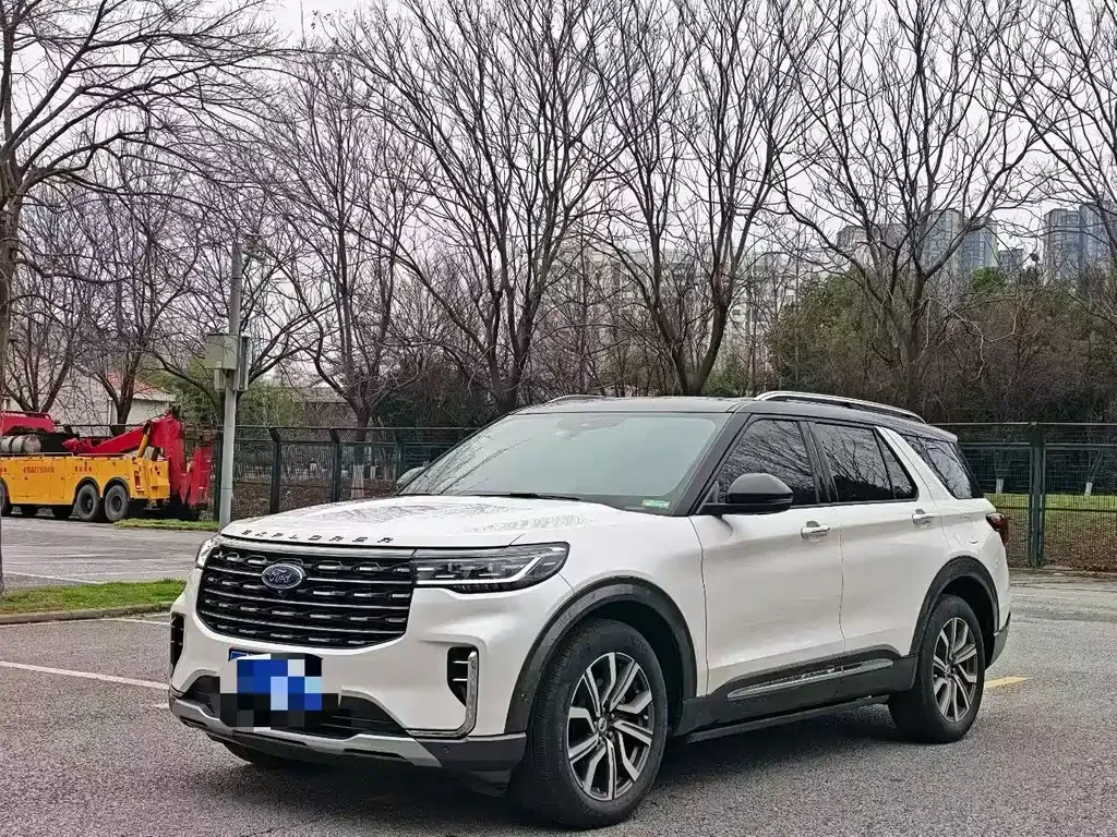 Ford Explorer 2022 из CN, фото 1