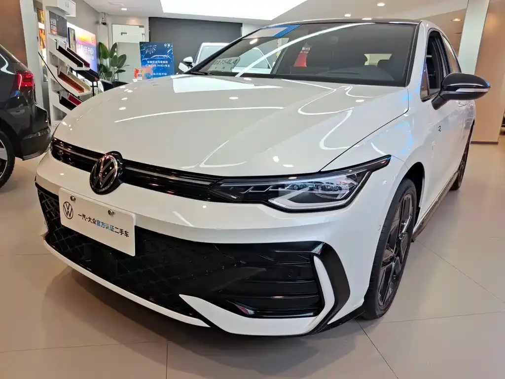 Volkswagen Golf 2025 из CN, фото 1