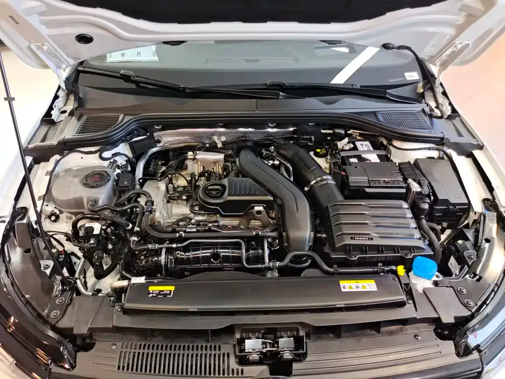 Volkswagen Golf 2025 из CN, фото 10