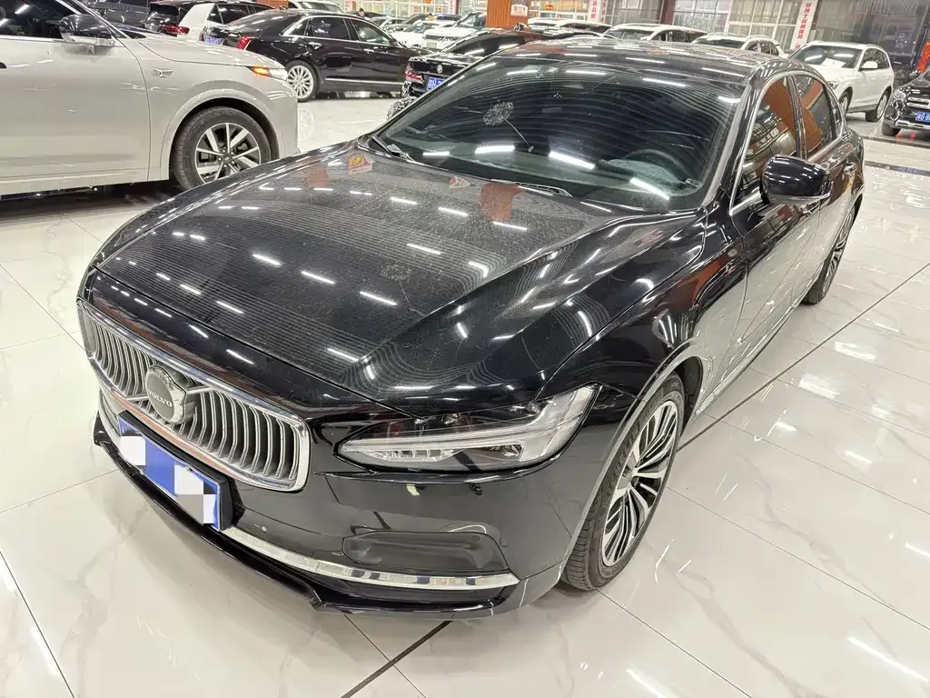 Volvo S90 — фото 1