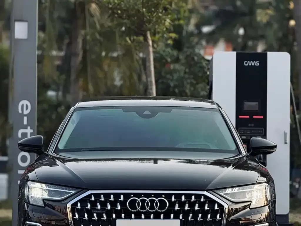 Audi A8 — фото 2