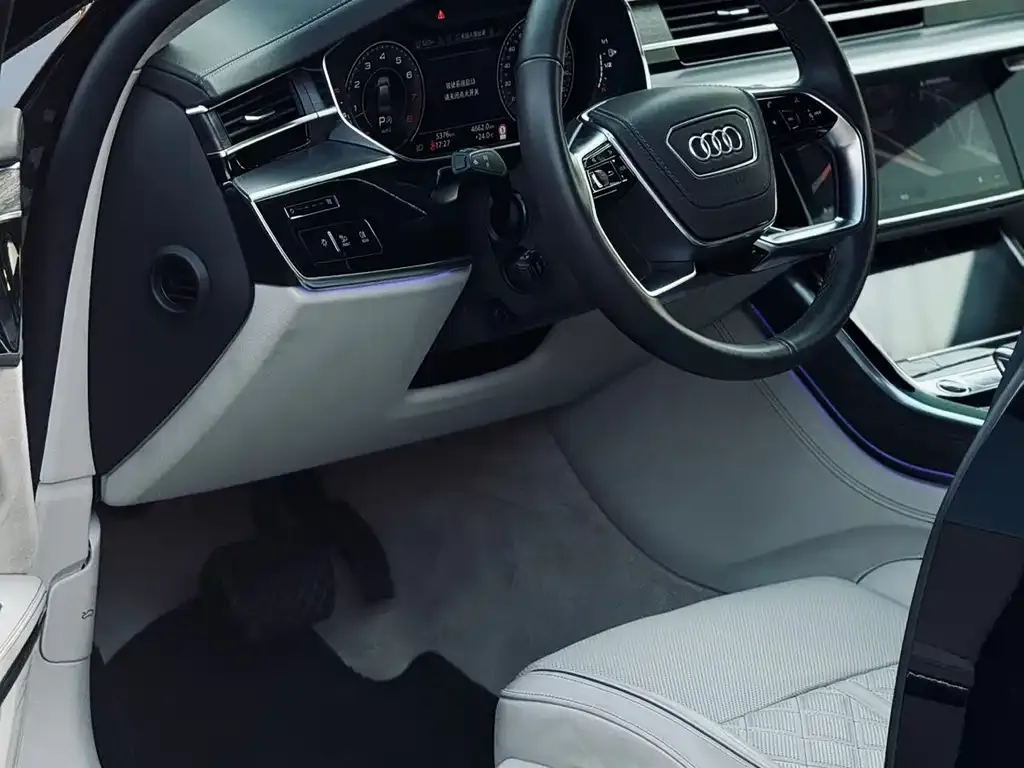 Audi A8 — фото 8