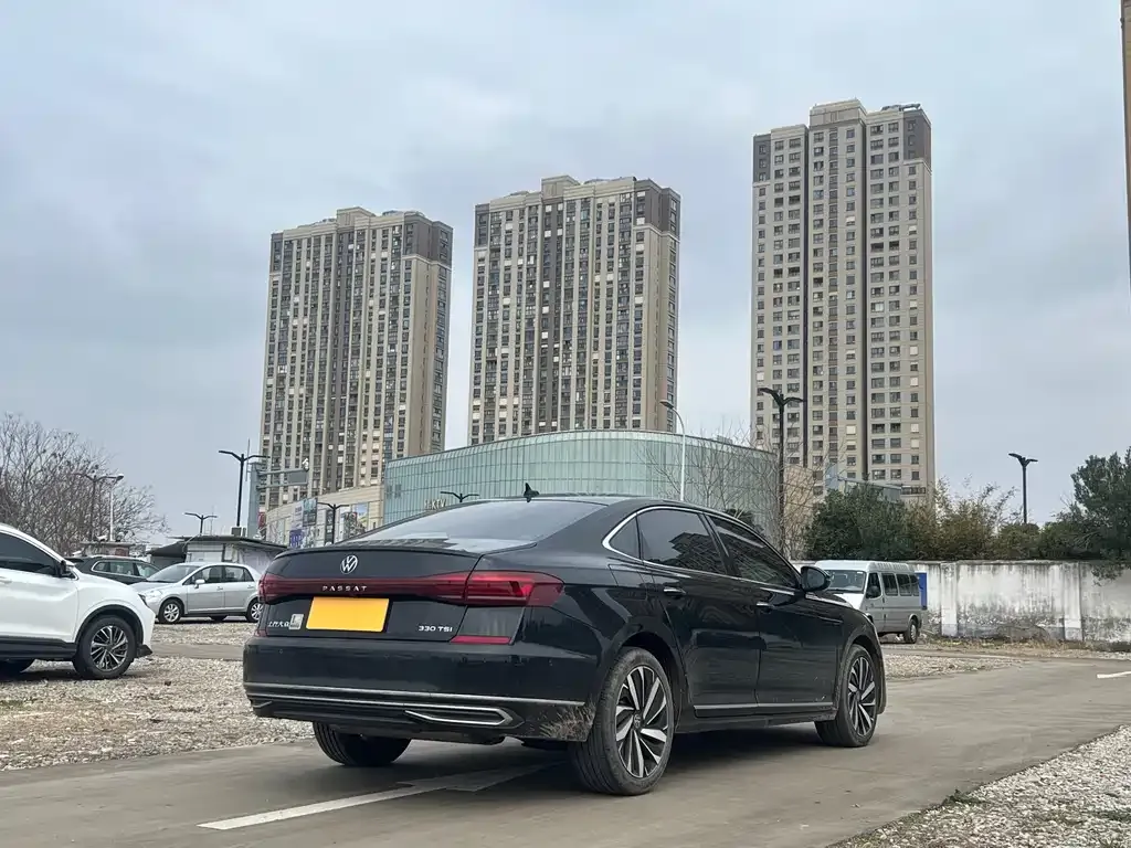 Volkswagen Passat — фото 8
