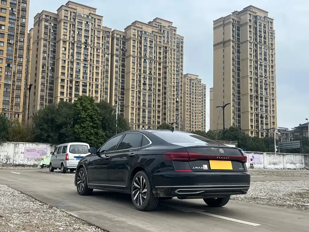 Volkswagen Passat — фото 7