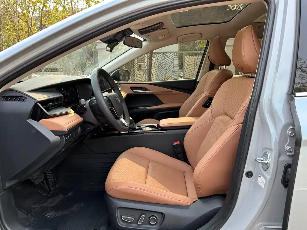 Toyota Camry 2024 из CN, фото 7