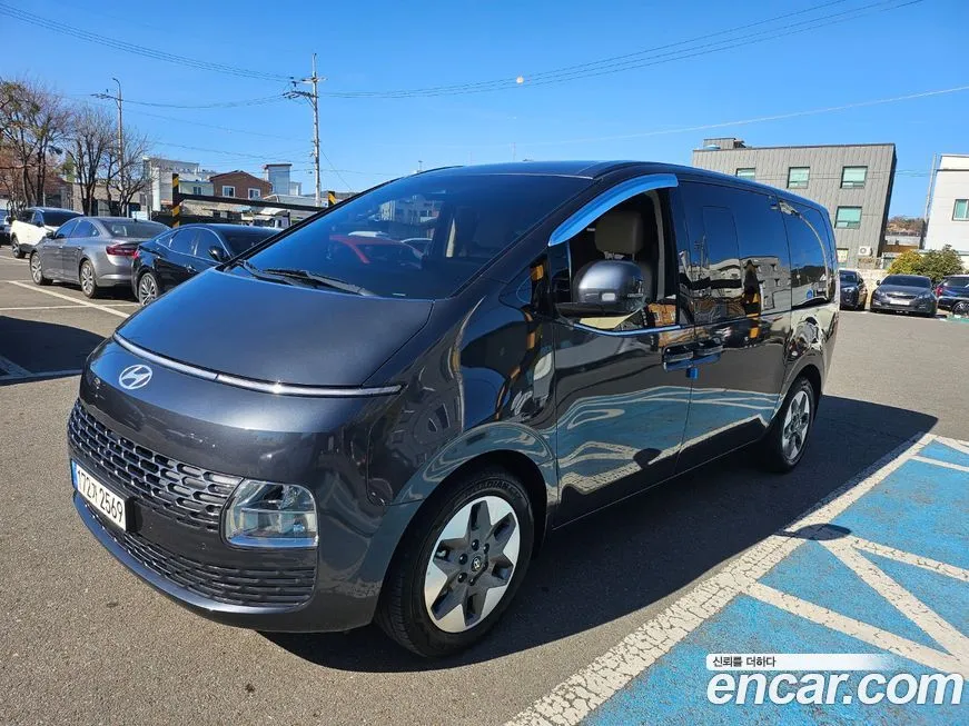 Hyundai Staria — фото 1
