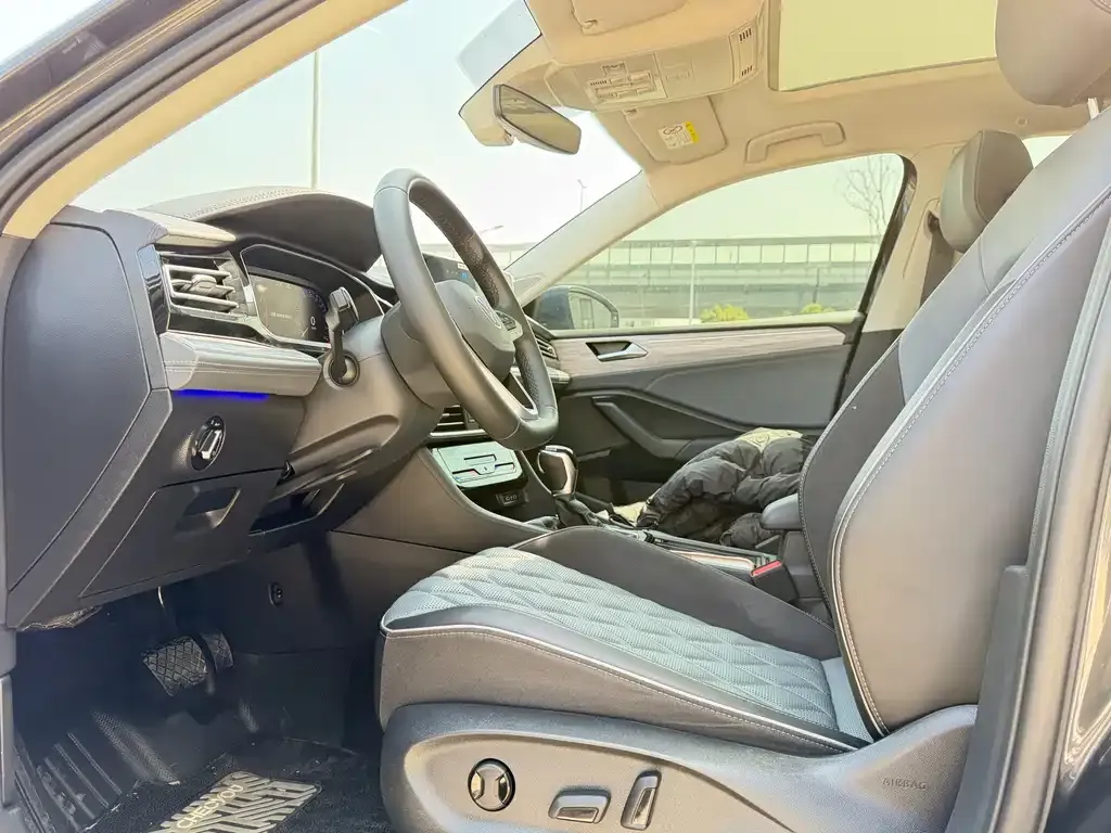 Volkswagen Sagitar 2024 из CN, фото 3