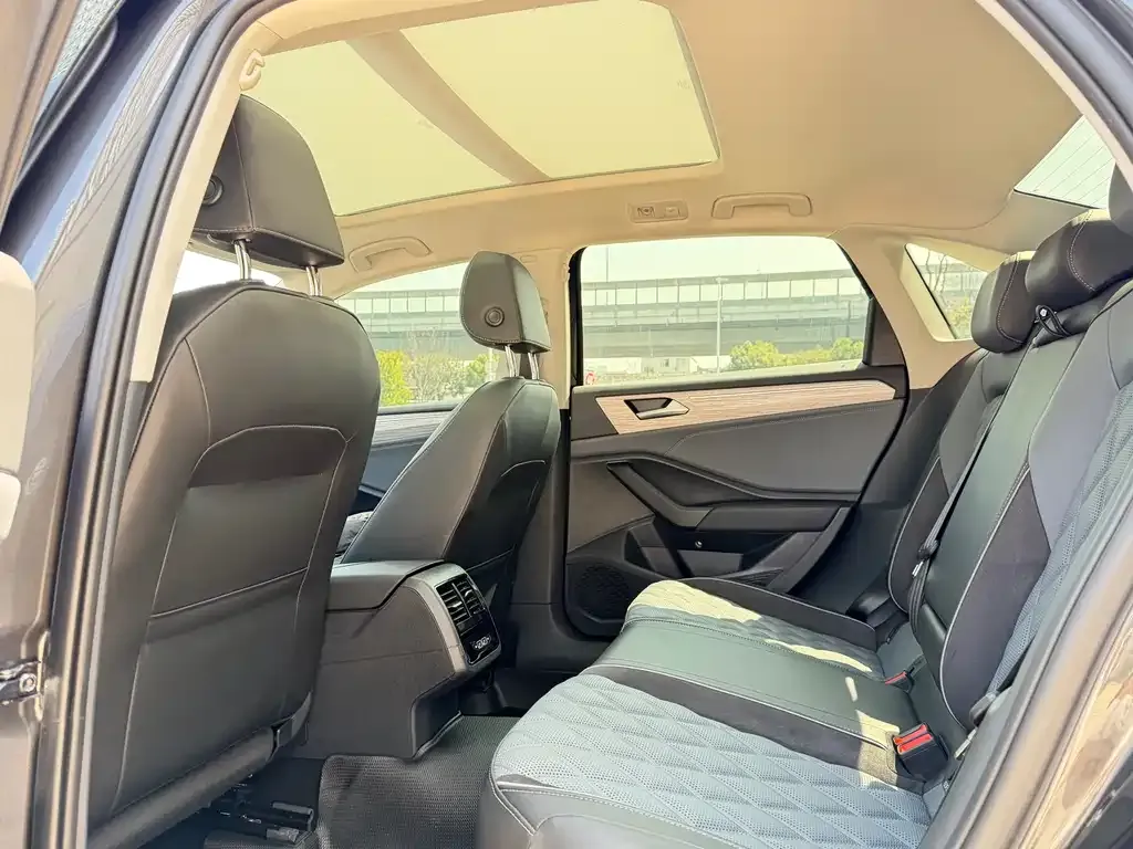 Volkswagen Sagitar 2024 из CN, фото 6