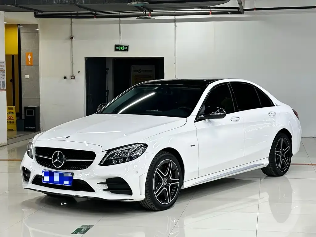 Mercedes-Benz C-Class — фото 1