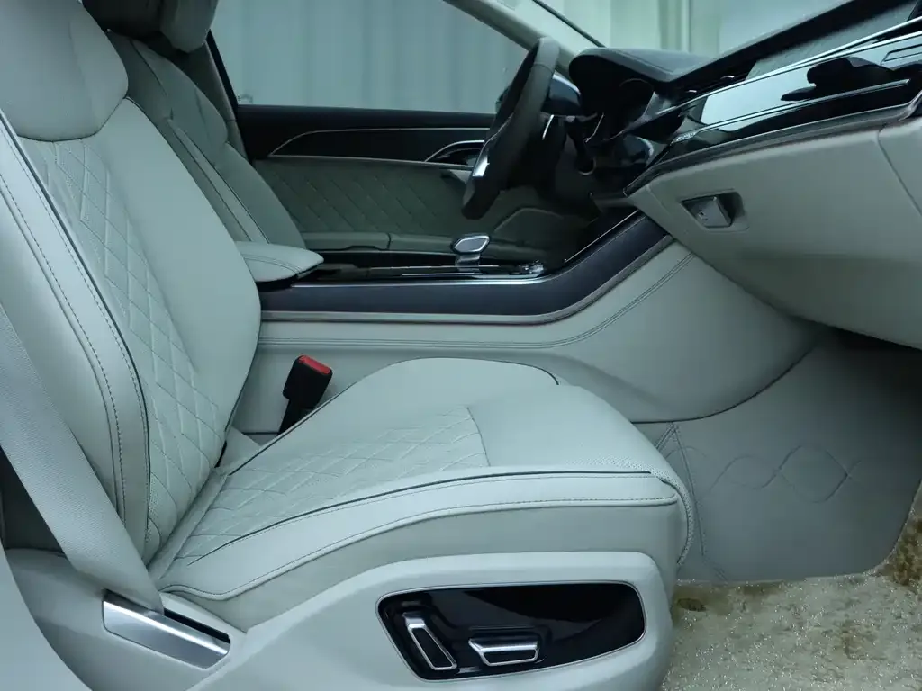 Audi A8 2025 из CN, фото 5