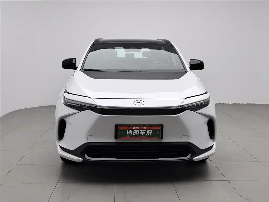 Toyota Platinum 4X 2024 из CN, фото 2