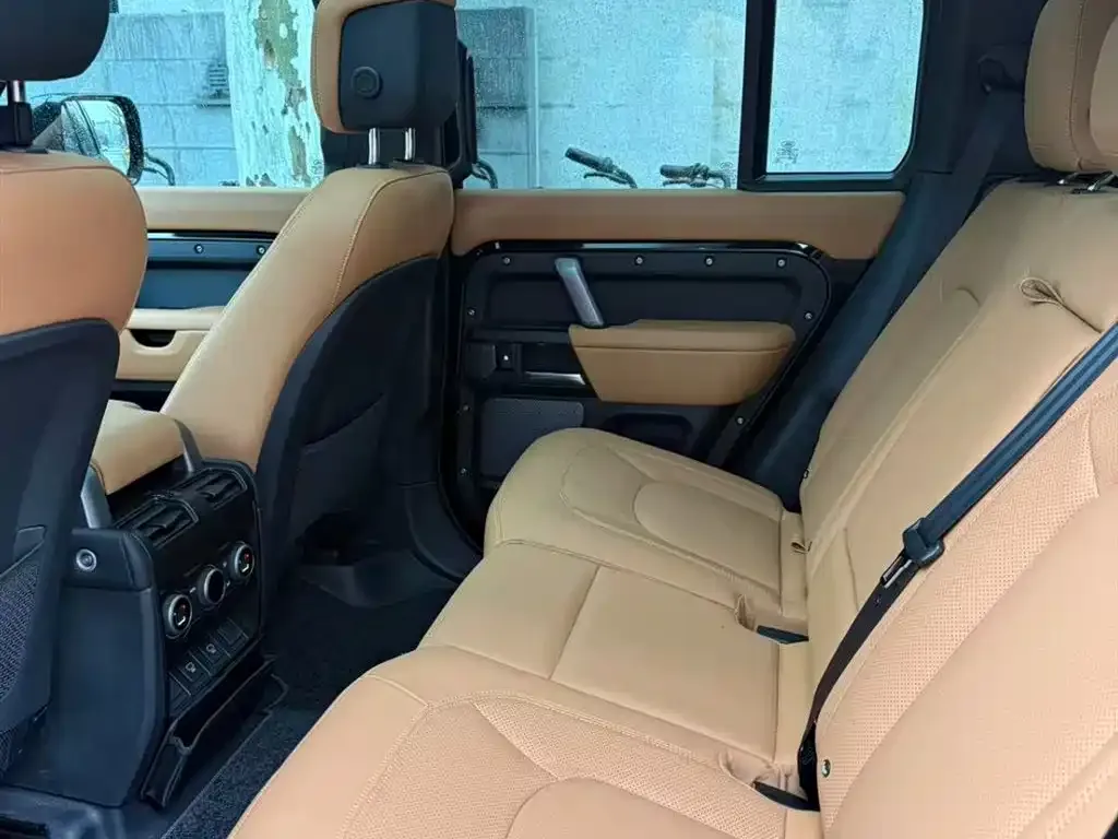 Land Rover Defender — фото 6