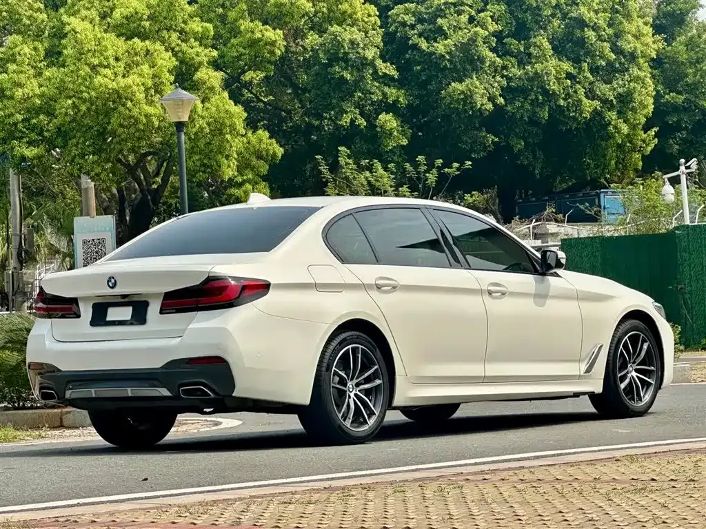 BMW 5 Series — фото 6