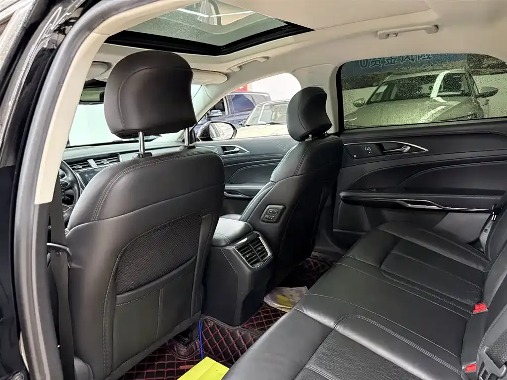 Ford Taurus 2021 из CN, фото 10