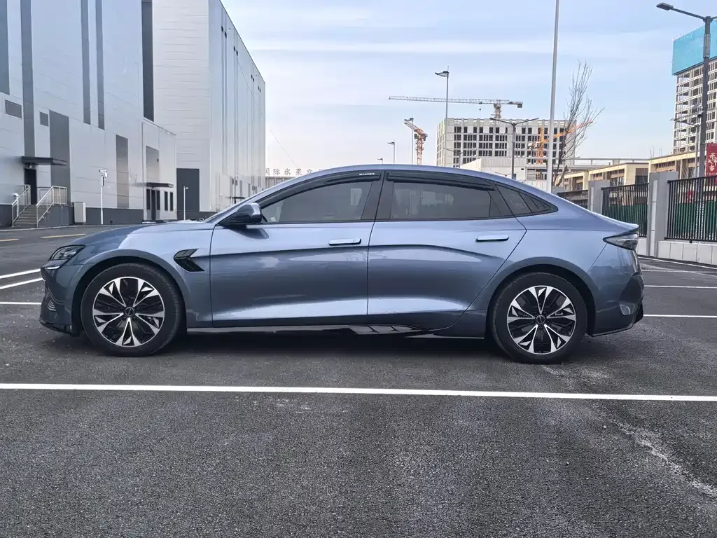 BYD Seal — фото 10