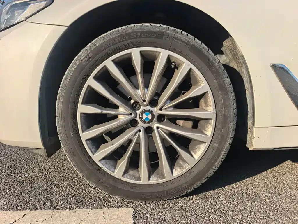 BMW 5 Series — фото 3